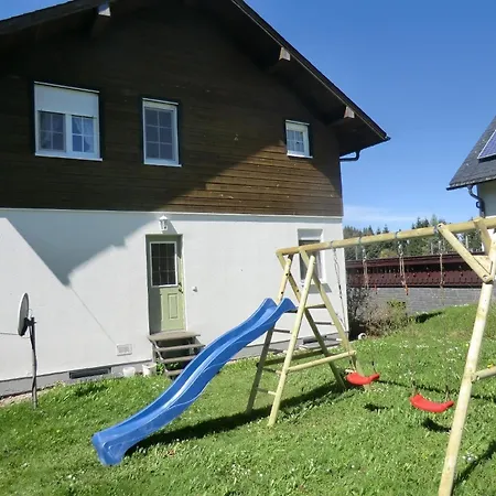 Holiday home Fuer 10 Personen In Vogelsgruen, Sachsen Vogtland *